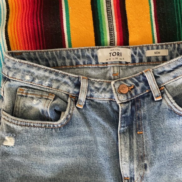 New Look High-waisted Tori Mom Jeans - Picture 4 of 5